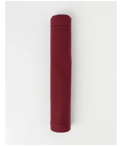 Wholesale ๐ Heritage Elizabeth Hemstitch Table Runner in Berry โ๏ธ