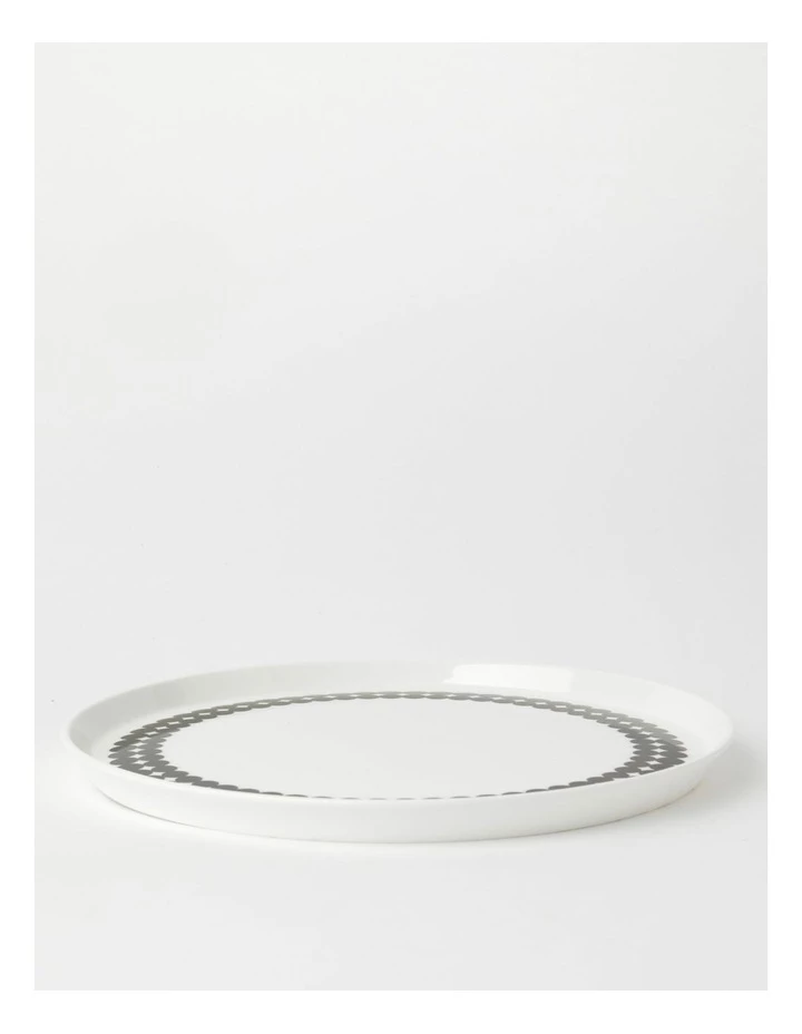 Brand new π₯° Vue Studio Round Platter Black/White βοΈ 1 Brand new π₯° Vue Studio Round Platter Black/White βοΈ